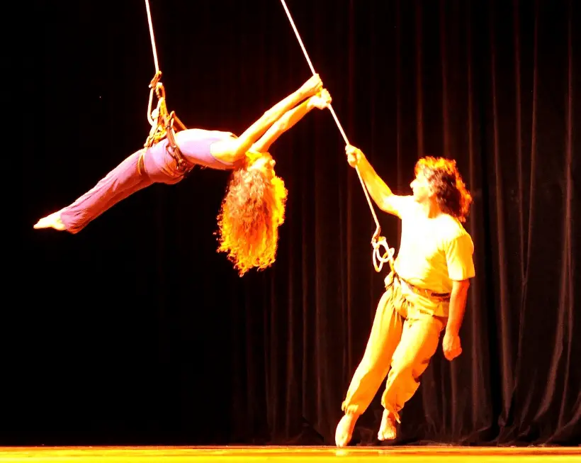 Danse voltige en duo tet'enl'air