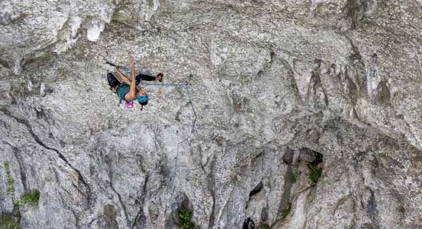 Escalade au Pic Saint-Loup sur la baume des escargots 