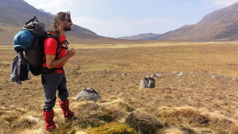 Paysage désertique rencontré sur notre randonnée dans les Highland en Ecosse