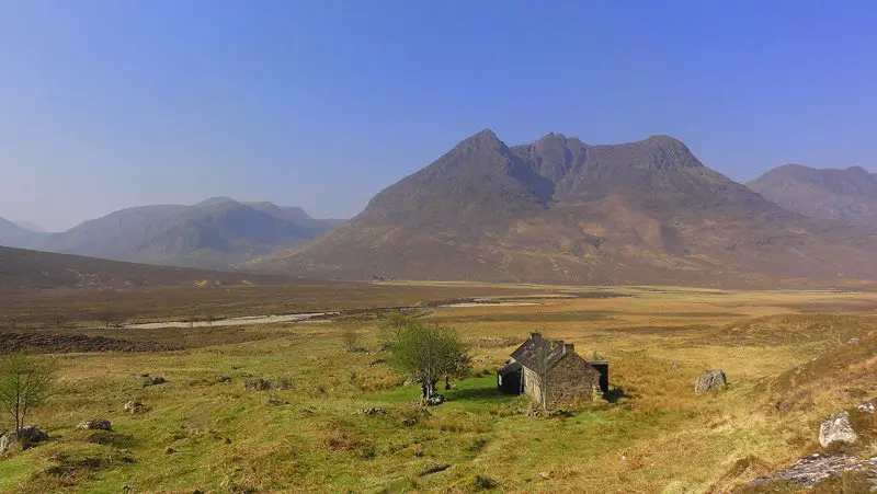 Refuge de shenavall dans les Highland en Ecosse Refuge de shenavall dans les Highland en Ecosse