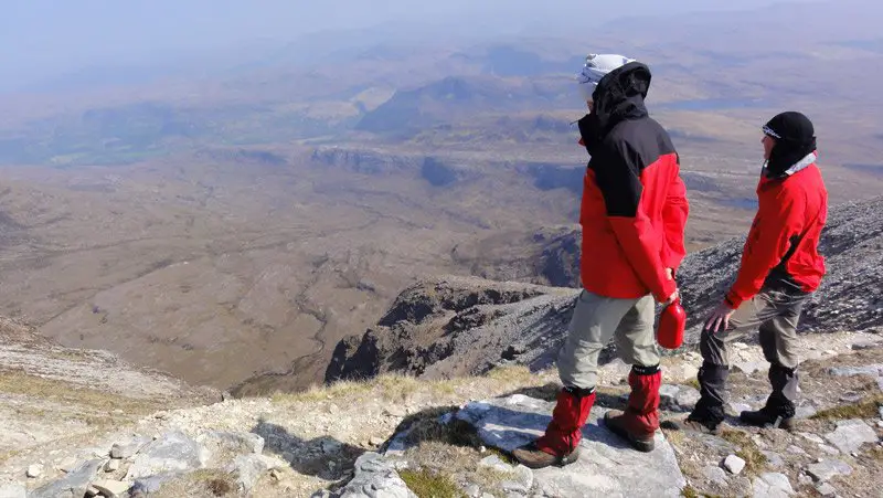 2 bedouins au sommet dun monroe en Ecosse