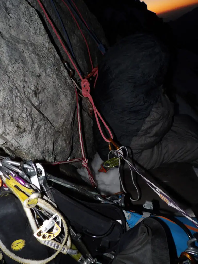 Le bivouac ( 5 étoiles ou presque) dans la voie Manitua aux Grandes Jorasses