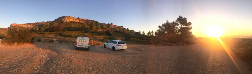 Lever du soleil avant l'animation Test du matériel escalade PETZL à la falaise de Saint Bauzille de Montmel Lever du soleil avant l