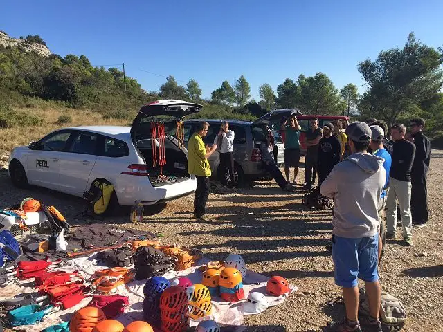 Présentation du matériel escalade PETZL à la falaise de Saint Bauzille de Montmel