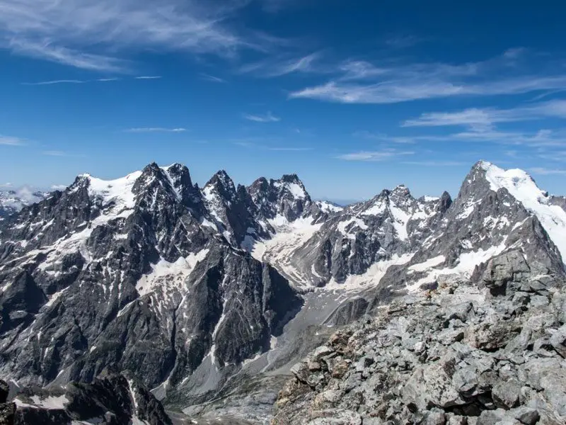 Les deux branches du Glacier Noir, la barre des Ecrins à droite