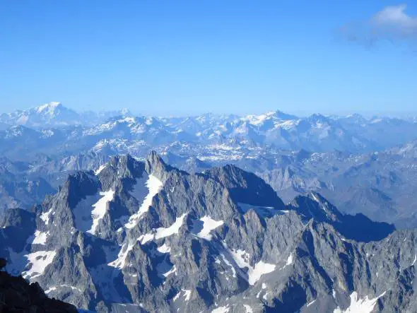 Vue sur les Agneaux et le Mont Blanc au nord