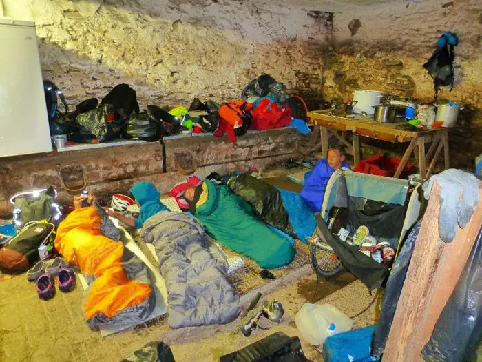 Campement après une journée de vélo Campement après une journée de vélo