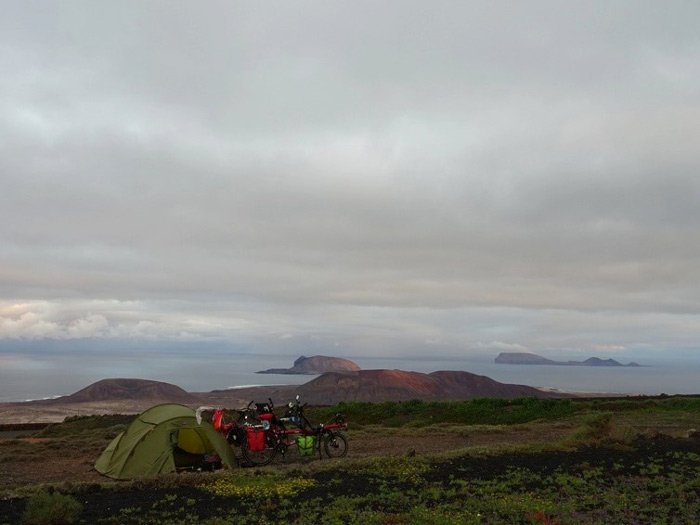 Campement durant le voyage en vélo tandem au canaries