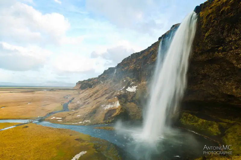 Cascade de seljalandsfoss