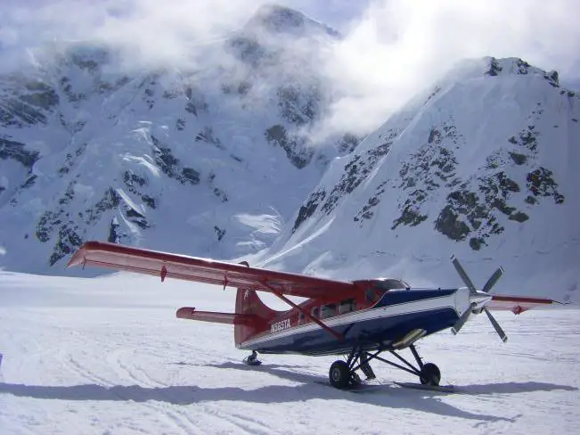 Dépose en avion pour gravir le Denali