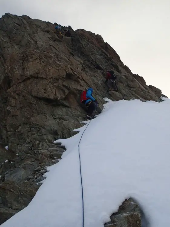 Grimpe sur l'arête