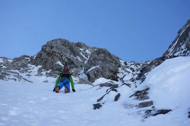 Guillaume s’élance en solo dans la face