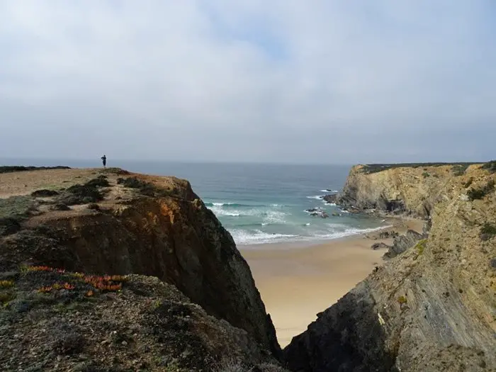 Juste après Cabo Sardao par un chemin de terre : magnifique.