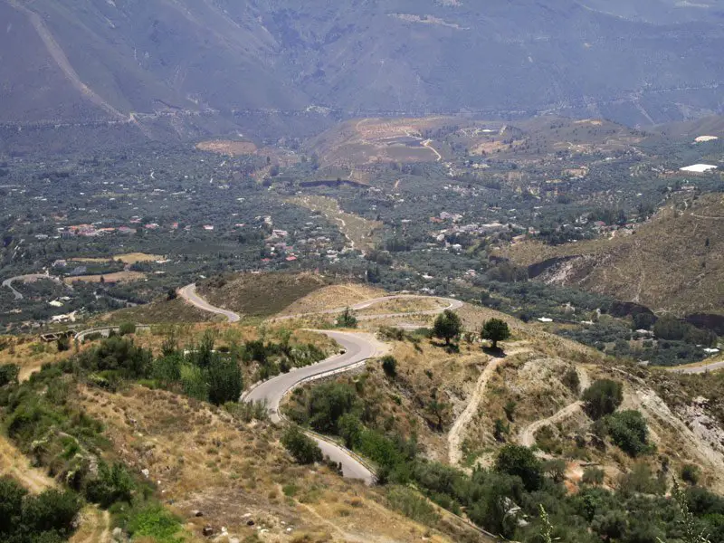 La montée en lacet vers Cáñar - Alpujarras