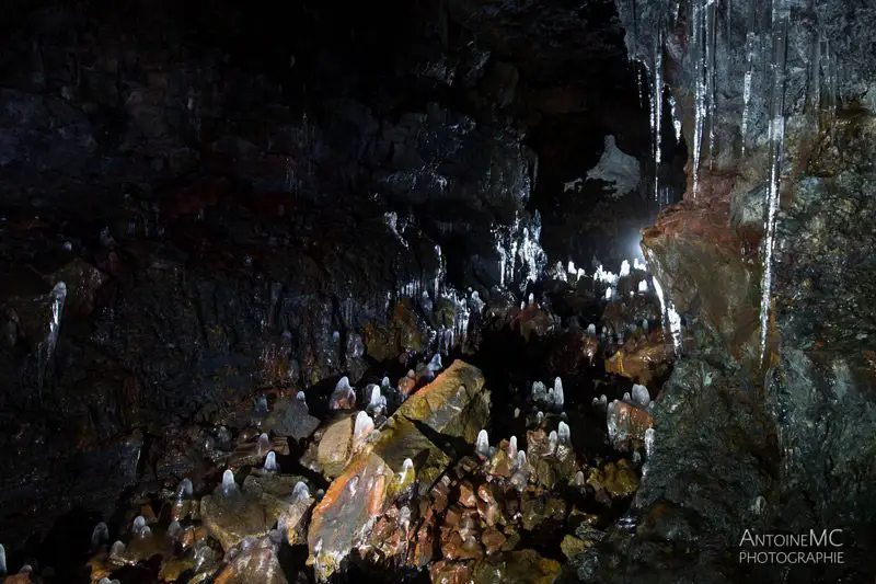 Lava cave raufarholshellir en Islande