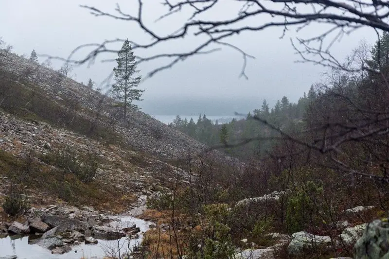 Le lac est en vue