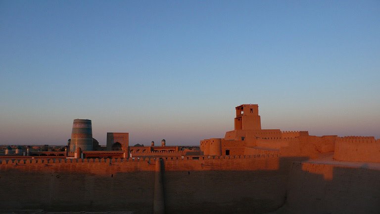 Lever de soleil depuis la terrasse de l’hôtel