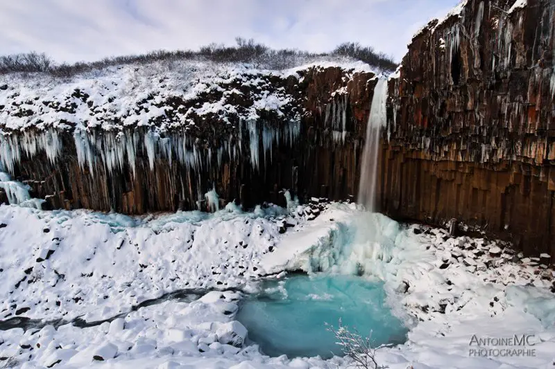 Magnifique lac a svartifoss en Islande