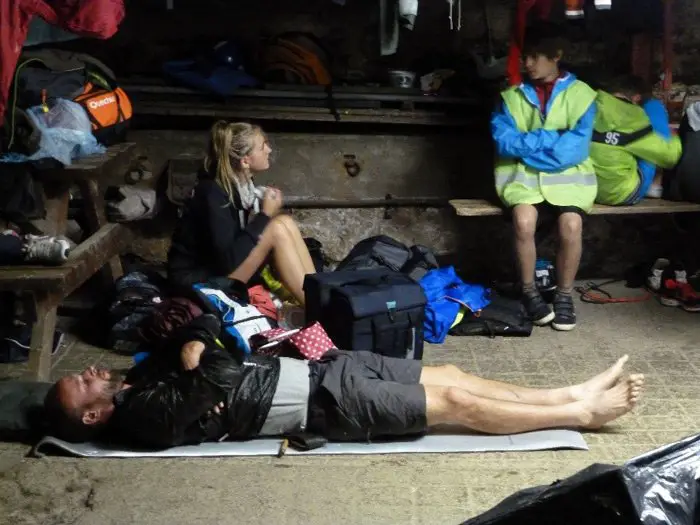 On se pose après une première journée éreintante On se pose après une première journée éreintante