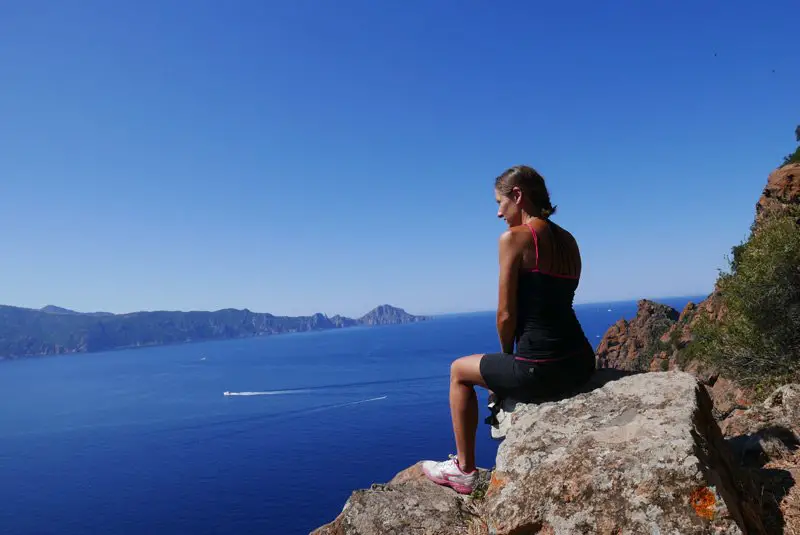 Vue sur la mer en Corse après une journée de vélo