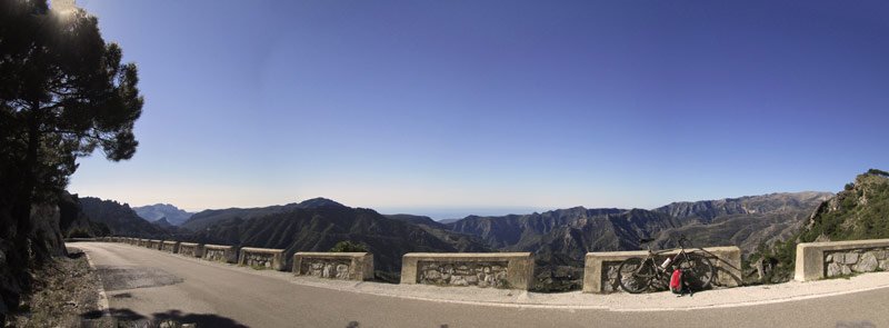 Parc naturel Sierras de Tejeda avec au loin l