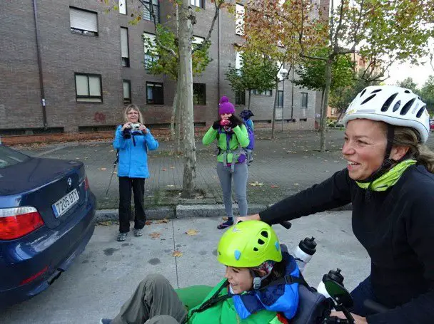 Souriez ! pas toujours facile d’être discret… Durant le voyage en vélo 