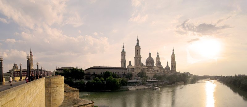 Zaragoza et sa majestueuse cathédrale Zaragoza et sa majestueuse cathédrale