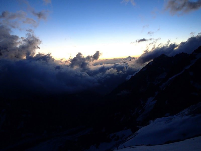 coucher de soleil sur le sommet des Alpes
