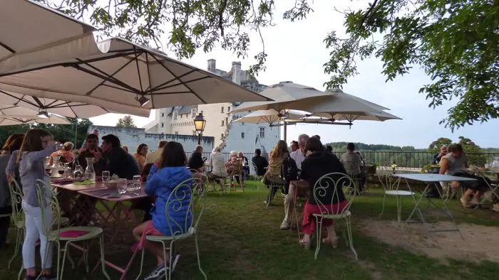 Dîner en plein air à Montsoreau