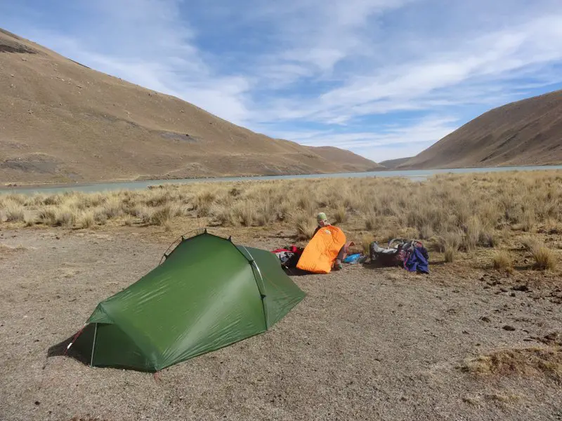 5ème bivouac, au bord du lac San Francisco (4476m) 5ème bivouac, au bord du lac San Francisco (4476m)