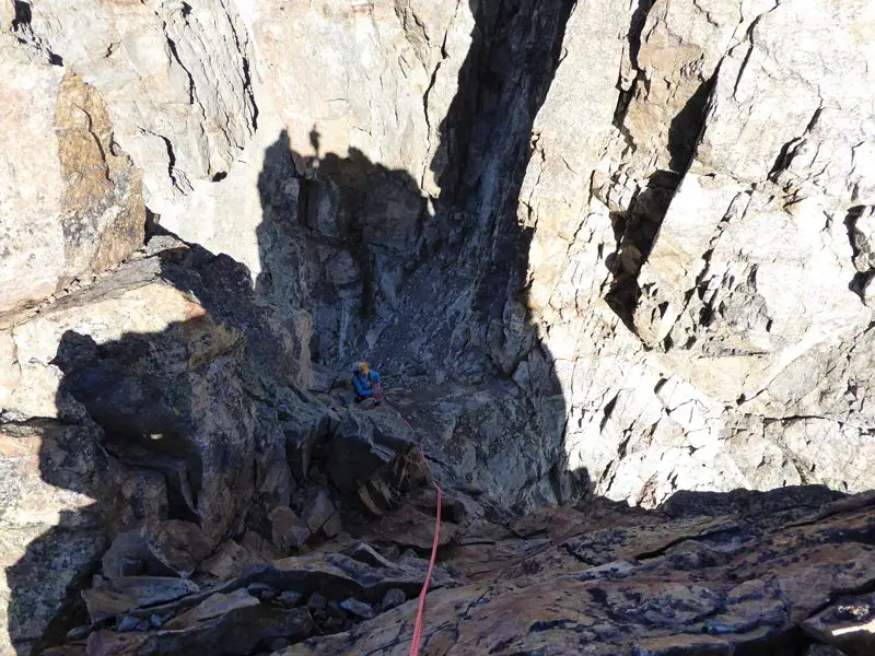 Brèche sous le sommet