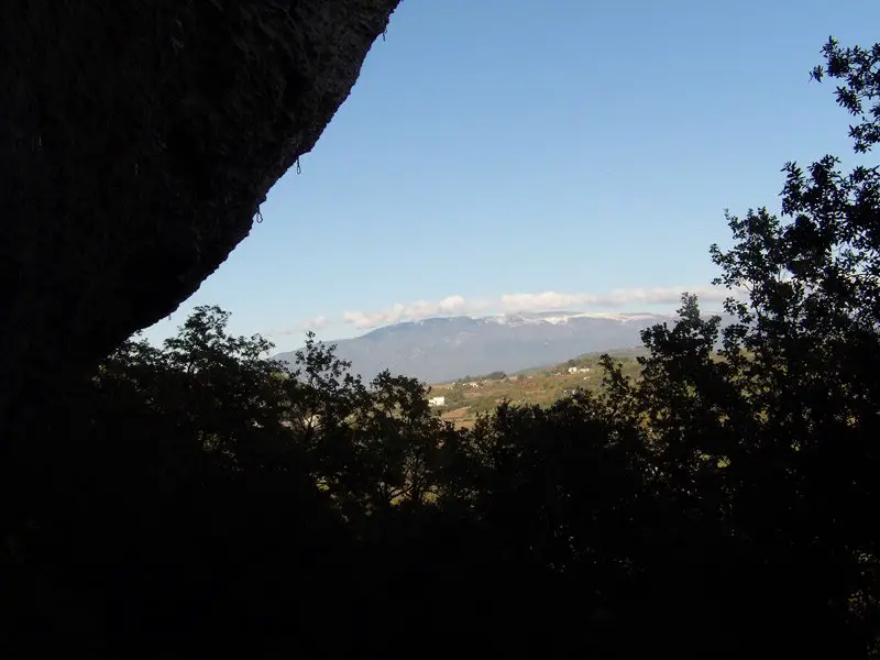 Vénasque sous la surveillance du Mont Ventoux