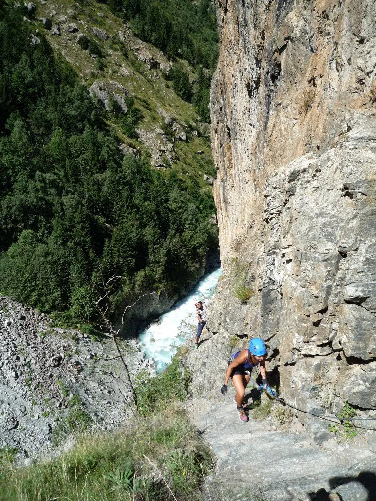 Via ferrata de Saint Christophe en Oisans au-dessus du Vénéon