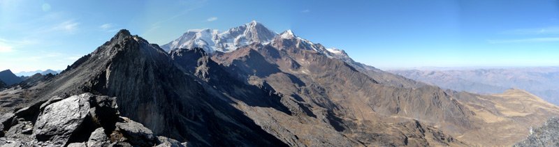 le massif de l’Illampu vu du col le massif de l’Illampu vu du col