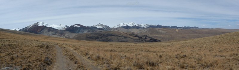 le massif du Kasiri (culminant à 5857m)