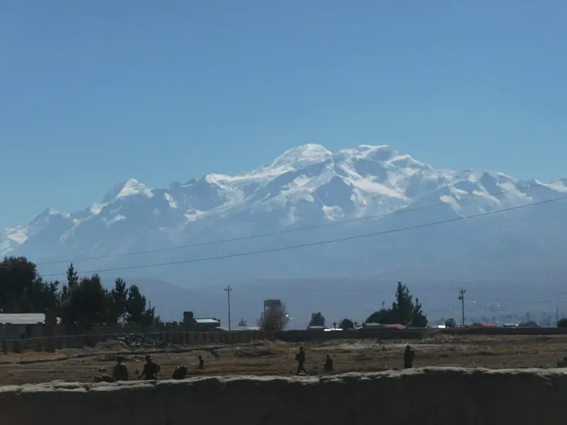 premier aperçu sur le massif de l’Illampu