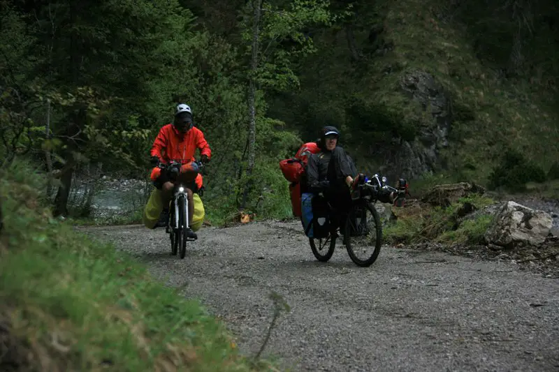 Sur les rives de la Neidemach, tantôt en Autriche, tantôt en Allemagne