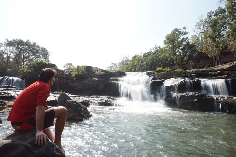 cascade dans le village de Tad Lo  pour une pause durant notre voyage à vélo au Laos