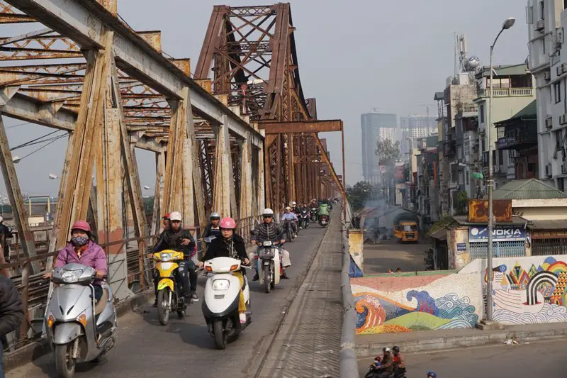 pont pour les 2 roues dans Hanoï