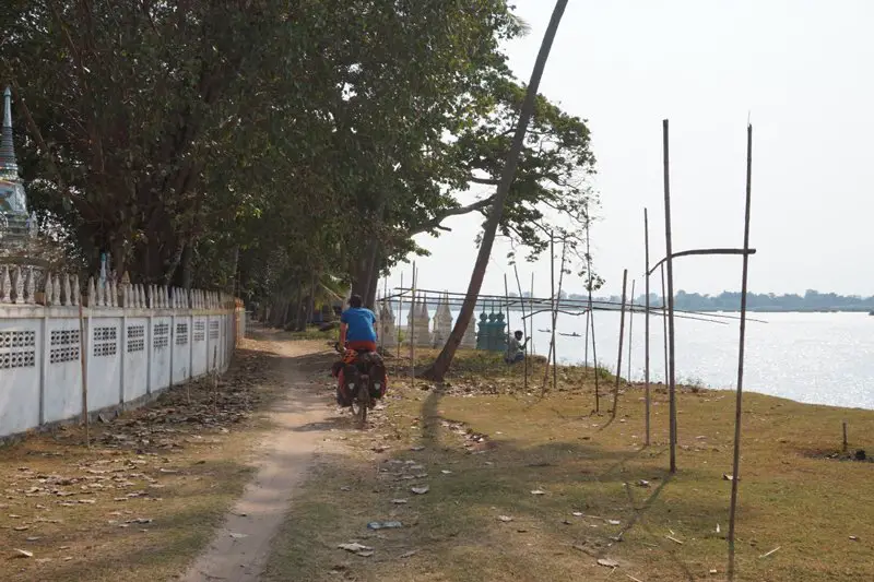 sur les chemin de Don Som au Laos