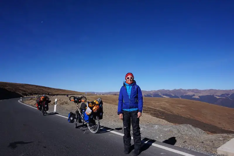 sur les crêtes à 4300m entre Yiajiang et Litang - G318 sur les crêtes à 4300m entre Yiajiang et Litang - G318