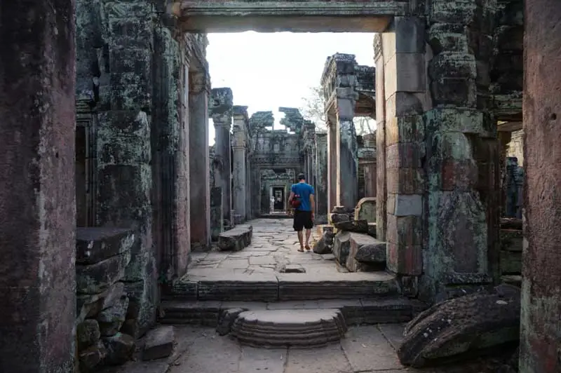 visite au calme d'un temple excentré à Angkor au Cambodge
