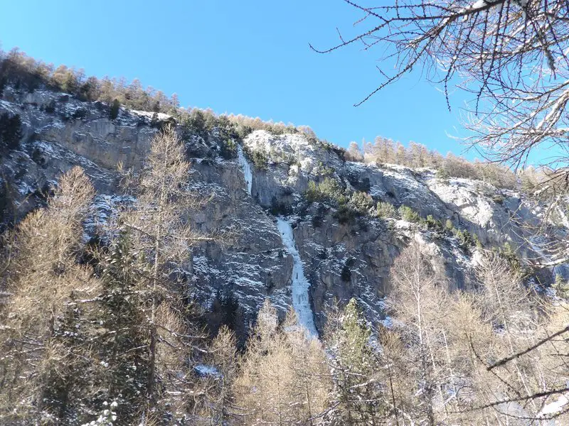 La cascade de dancing fall dans les Hautes Alpes