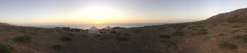 Notre campement au couché du soleil au Maroc
