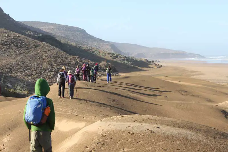 notre caravane de 6 adultes et 9 enfants lors de notre trek au Maroc sur la côte atlantique