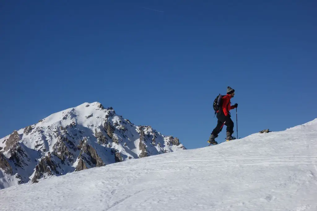 Fab à la trace, face au grand Aréa