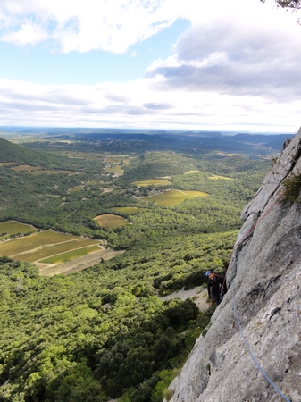 L2, 5c, traversée quasi horizontale dans la Walker des garrigues au Pic Saint Loup