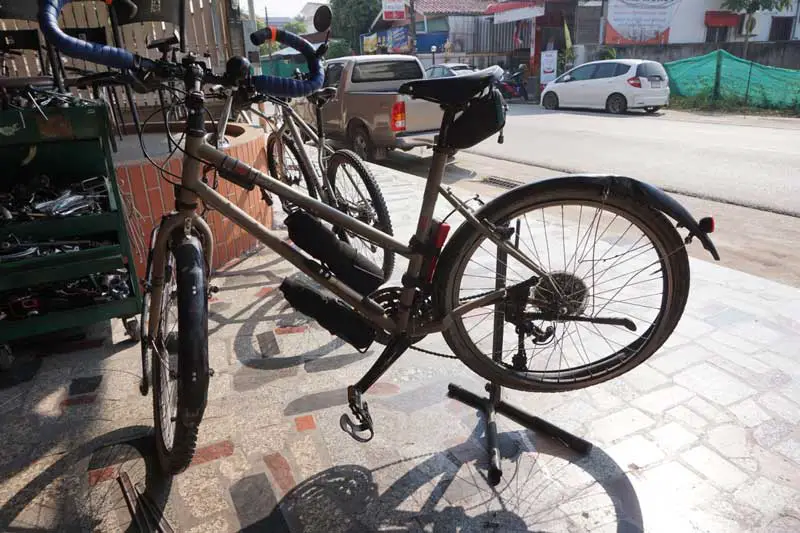 le vélo d'Anais après l'accident en Thaïlande