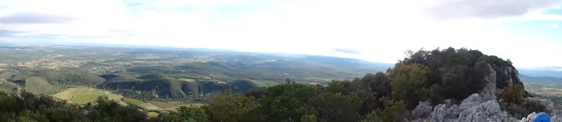 Panorama depuis le Pic Saint Loup vers la mer