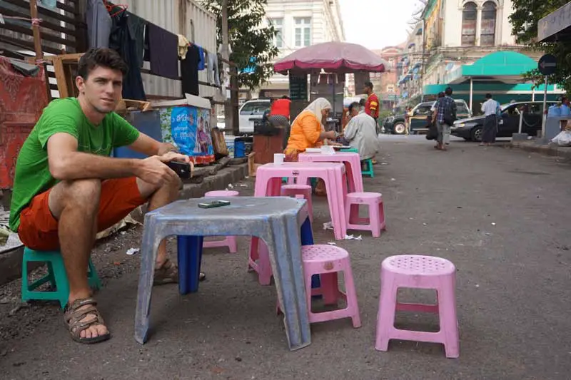 petit déjeuner à Yangoon en Birmanie